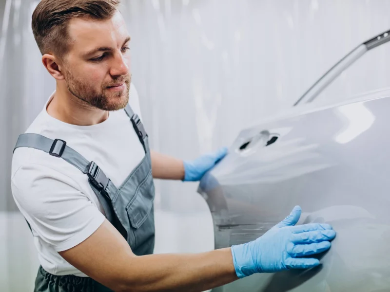 1649229510_0_car_meachanic_preparing_car_wing_before_painting_it-90735900beec74e733101db59d66e6bf